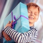 Что подарить мальчику на 5 лет: идеи лучших подарков