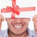 Что подарить мужчине 34 лет на день рождения: список лучших подарков