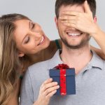 Что подарить мужчине на День рождения: 50 лучших идей подарков