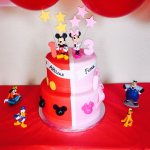 Cake in the style of Mickey Mouse and Minnie Mouse